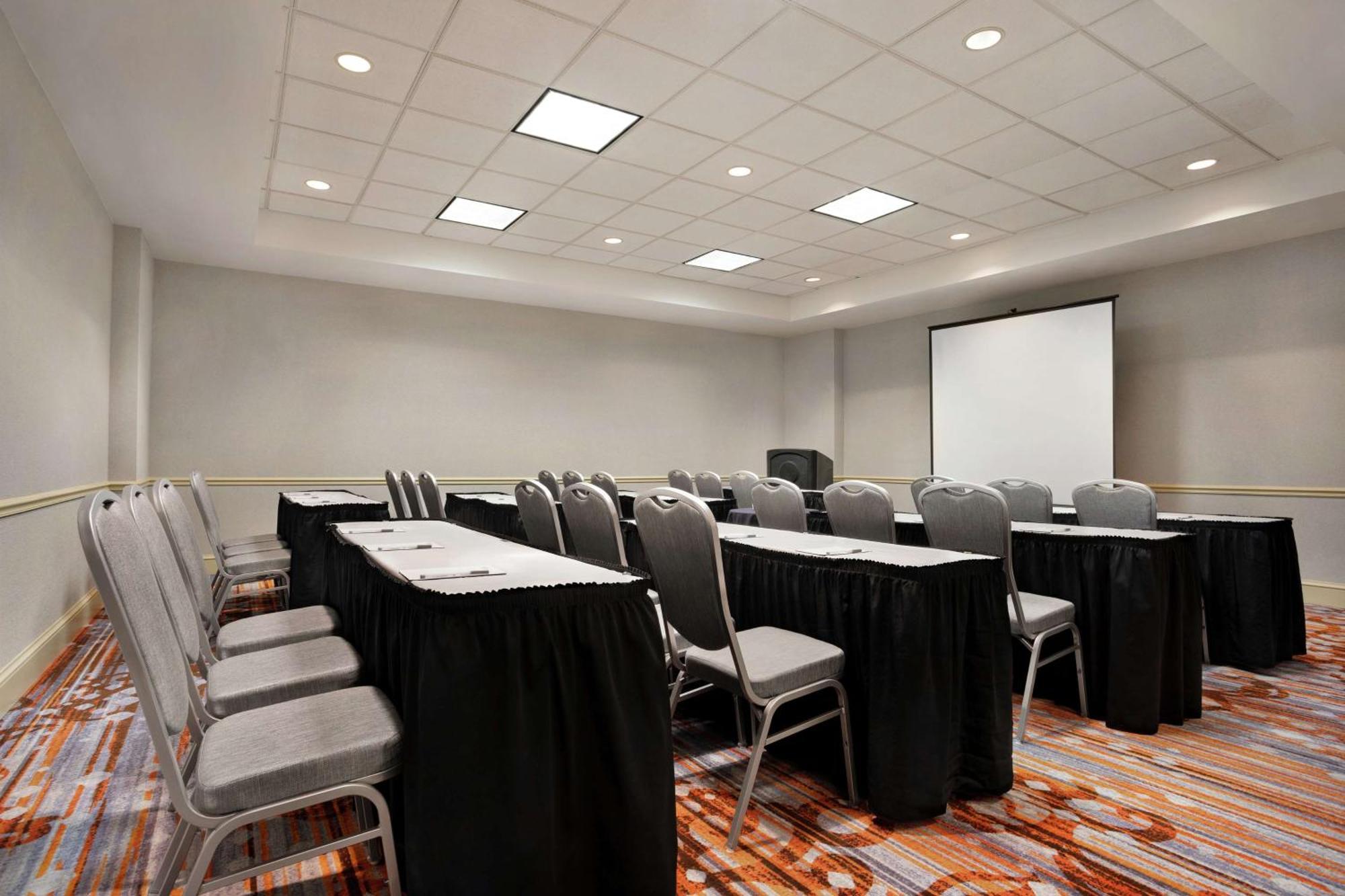 Hilton Garden Inn New Orleans Convention Center Εξωτερικό φωτογραφία